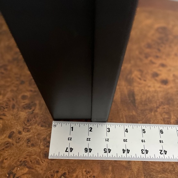 Authentic Prada paper gift box. - Picture 6 of 8